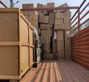Loading moving truck Delhi